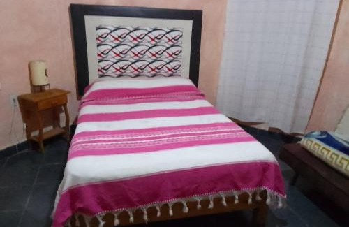 San Miguel Cabin | Hospedaje Casa Cortés - Recamaras de Descanso, Tepoztlán Mor - NO CONTAMOS CON ESTACIONAMIENTO