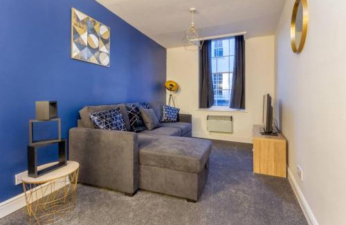 Worcester Apartment | Host & Stay - New Street Suite