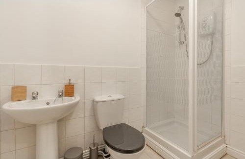 Worcester Apartment | Host & Stay - New Street Suite