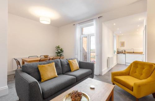 Westoe Apartment | Host & Stay - North View