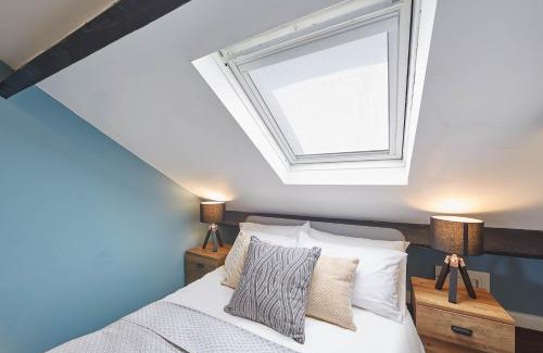West Cliff Apartment | Host & Stay - The Loft