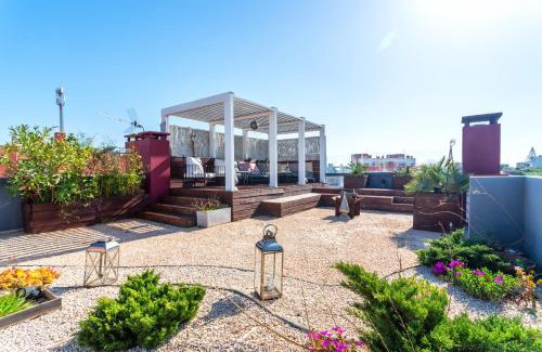 Lagoa Villa | Host Wise - Luxurious House with Private Salt Pool