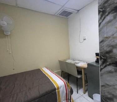 San Salvador House | Hostal 5224