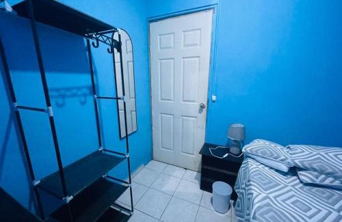San Salvador House | Hostal 5224