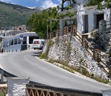 Capileira House | Hostal Atalaya en Capileira CB