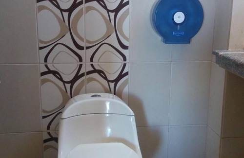 Puerto Villamil Hotel | Hostal los Delfines