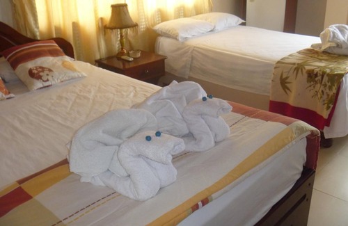 Puerto Villamil Hotel | Hostal los Delfines