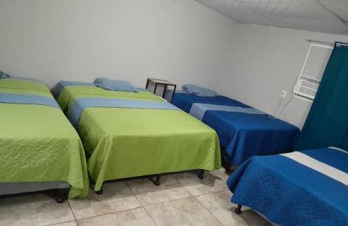 San Salvador House | Hostal Venezuela