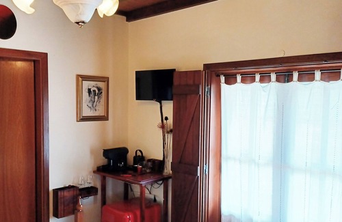 Mendiga House | Hostel and Art