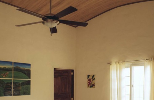 El Valle de Anton Cabin | Hostel Lopez El Valle
