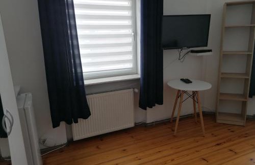 West Pomeranian Voivodeship Apartment | Hostel Tulip - Pokój 5 ze wspólną łazienką i kuchnią