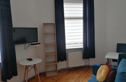 West Pomeranian Voivodeship Apartment | Hostel Tulip - Pokój 5 ze wspólną łazienką i kuchnią