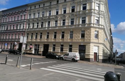West Pomeranian Voivodeship Apartment | Hostel Tulip - Pokój 5 ze wspólną łazienką i kuchnią