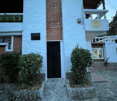 Cisneros Hotel | Hosteria Puerta del Nus