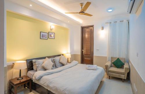 Saket Apartment | Hostie TJH - Cute Mini 2BHK apt, Saket, near Max Hospital