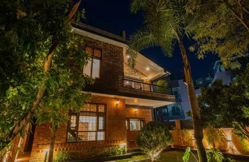 Bullawala Villa | Hostie Vaikuntha - 3BHK Mountain Villa, Dehradoon