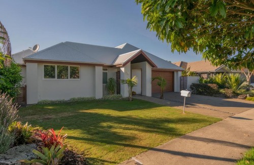 Whitianga House | Hosts on the Coast Boost Morale on the Canal