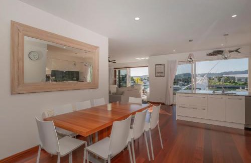Whitianga House | Hosts on the Coast Boost Morale on the Canal