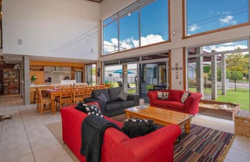 Whitianga House | Hosts on the Coast Whitianga Bliss