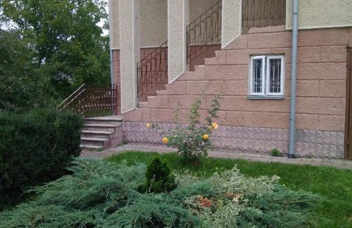 Lviv Oblast House | Hostynna Sadyba