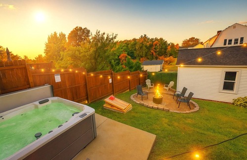 Springfield House | Hot Aug Deals! Bourbon Trail + Fire Pit+ Hot Tub!