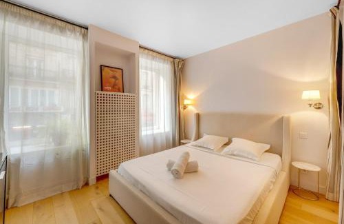 Strasbourg -Saint-Denis Apartment | Hot district Faubourg Saint-Denis
