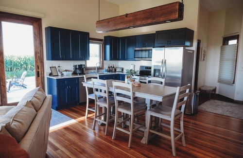 Galena House | Hot Tub 2-bedroom 2 full bath in lovely Galena countryside