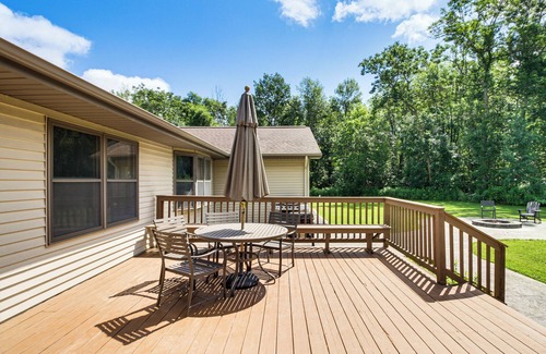 Onamia Cottage | Hot Tub & 2 Recreation Rooms: Spacious Onamia Home