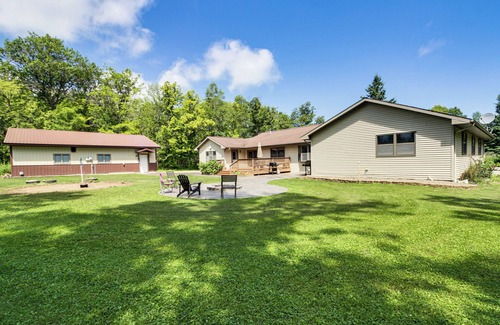 Onamia Cottage | Hot Tub & 2 Recreation Rooms: Spacious Onamia Home