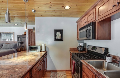 Taos Ski Valley Condo | Hot Tub Access: Studio 2 Mi to Taos Ski Resort