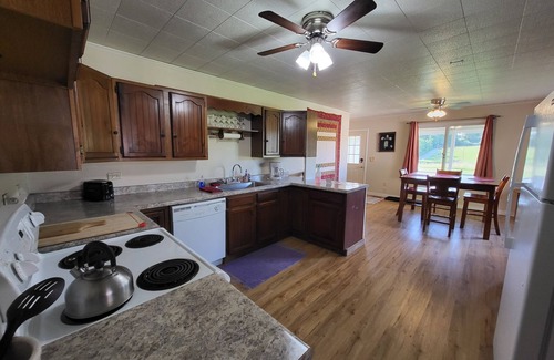 Hardin County House | Hot tub by Garden of the Gods; Shawnee National Forest, Illinois Ozarks