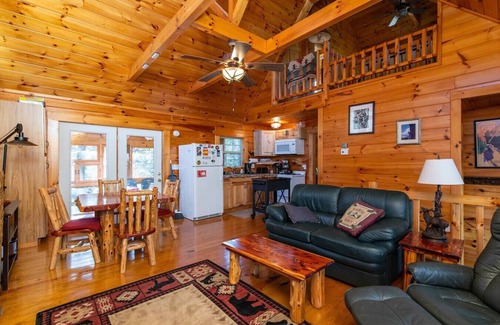 Rogers Apartment | Hot Tub - Climber`s Haven - Red River Gorge KY