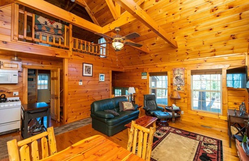 Rogers Apartment | Hot Tub - Climber`s Haven - Red River Gorge KY