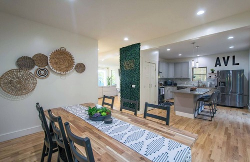 Asheville House | Hot Tub, Fire Pit, Mountain Views, 10min to AVL | Modern Escape by Avanstay