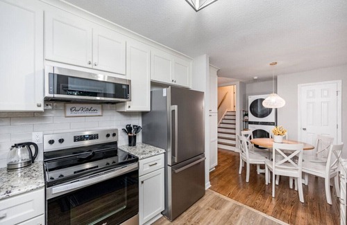 Southeast Raleigh House | Hot Tub Fire Pit Oasis | 3mi to Downtown