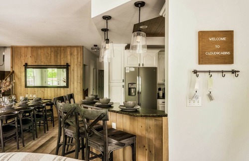 Chalet Village Cabin | Hot Tub, Game Room, Theater, Fire Pit, VIEWS, Luxury! - Ski View Lodge