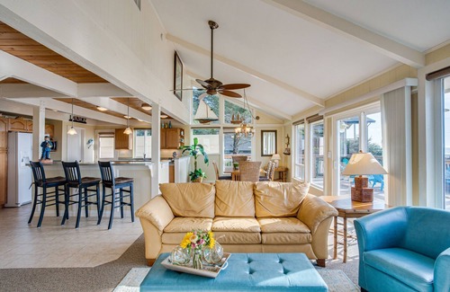 Bayshore House | Hot Tub! Ocean Views and Short Walk to Sandy Beach! Game Room!