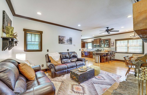 Fayetteville Cabin | Hot Tub Soaks & Outdoor Fun: Fayetteville Cabin