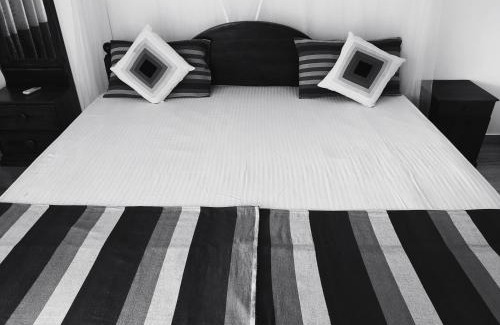 Midigama Bed & Breakfast | Hot Tuna Surfers Rest Midigama