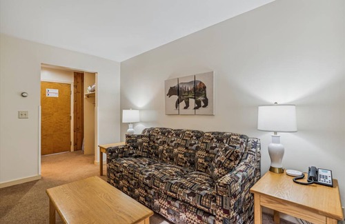 West Bridgewater Hotel | Hotel ∙ 1 bedroom ∙ 6 guests