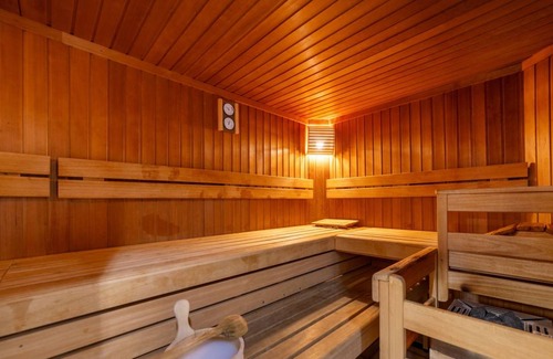 Davos-Dorf Hotel | Hotel ∙ 1 guest