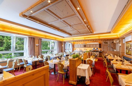 Davos-Dorf Hotel | Hotel ∙ 1 guest