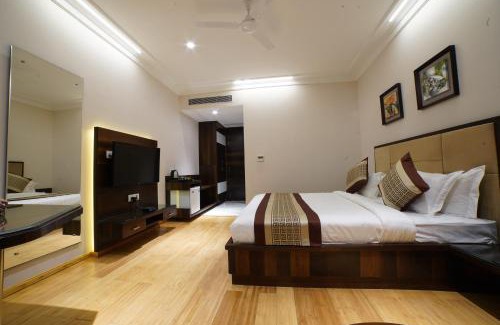 Bhopal Hotel | Hotel 18 Keys