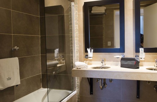 San Cristobal Hotel | Hotel 6 De Octubre