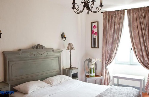 Richebourg - Saint-Clement Hotel | Hotel Abat Jour