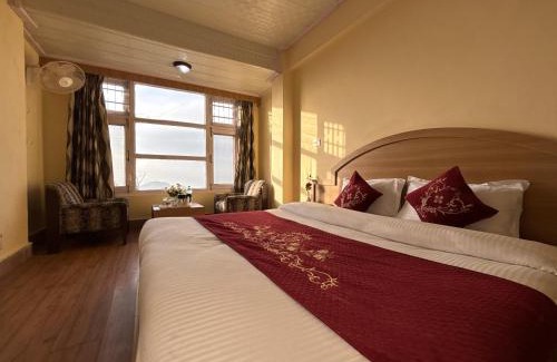 Shimla House | Hotel Amar Palace With mountain view