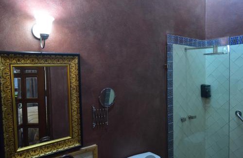 Colima Hotel | Hotel Art Gallery Casona de los Milagros