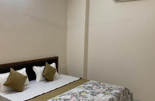 Khatu Hotel | Hotel Banshi Wala - Best Hotel in Khatu Shyam ji Near Khatu shyam ji Tample
