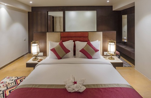 Thaltej Hotel | Hotel Binori