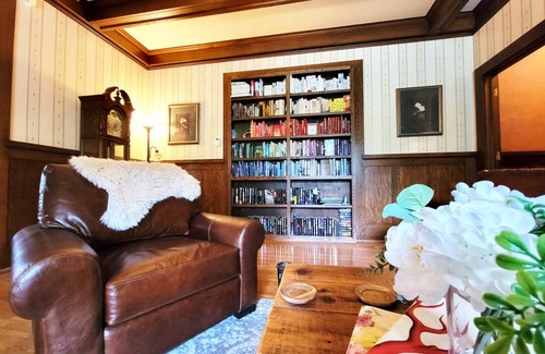 Endion Hotel | Hotel ∙ Captain's Quarters GG Barnum Mansion By Heirloom Vacations
